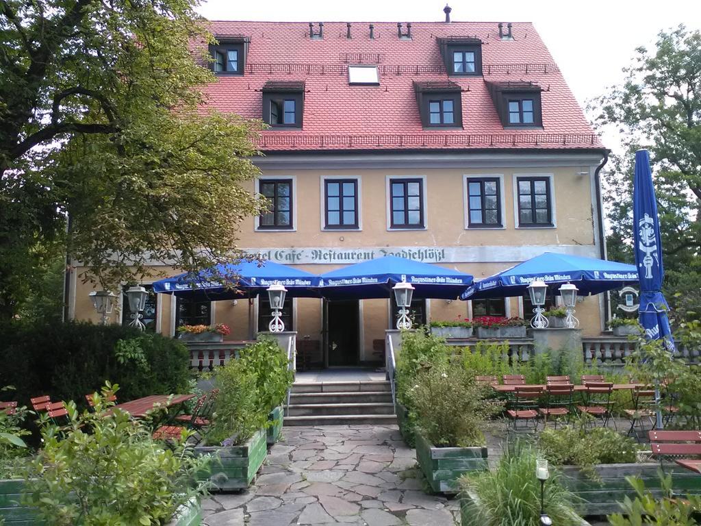 Hotel Jagdschlossl Eichenried Moosinning Buitenkant foto