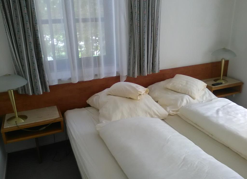 Hotel Jagdschlossl Eichenried Moosinning Buitenkant foto