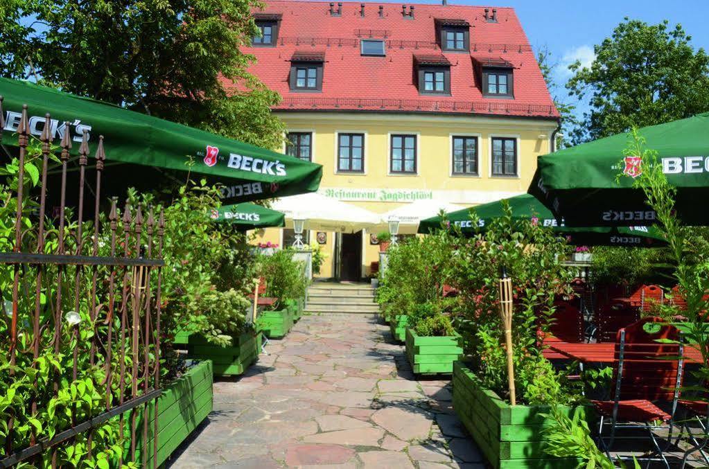 Hotel Jagdschlossl Eichenried Moosinning Buitenkant foto